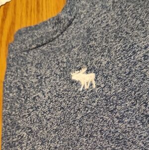 Abercrombie Boys Blue Long sleeve T-shirts. Size 15-16
